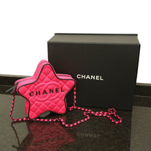 Carica l'immagine nel visualizzatore di Gallery, Chanel 2024 Walk Of Fame Star Crossbody Bag