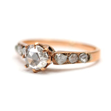 Laden Sie das Bild in den Galerie-Viewer, 15k Rose Cut Diamond Engagement Ring