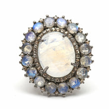 Laden Sie das Bild in den Galerie-Viewer, Sterling Silver Rose Cut Moonstone Ring