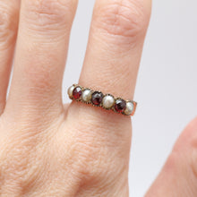 Laden Sie das Bild in den Galerie-Viewer, 9k Rose Cut Garnet Pearl Half Hoop Band
