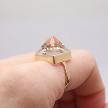 將圖片載入圖庫檢視器 14k Quartz Pyramid Ring