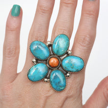 Laden Sie das Bild in den Galerie-Viewer, Large Turquoise Daisy Ring
