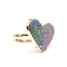 Laden Sie das Bild in den Galerie-Viewer, 14k Wild Heart Opal Ring 2