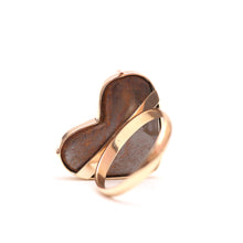 Laden Sie das Bild in den Galerie-Viewer, 14k Wild Heart Opal Ring 2