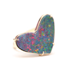 Laden Sie das Bild in den Galerie-Viewer, 14k Wild Heart Opal Ring