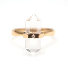 Laden Sie das Bild in den Galerie-Viewer, 14k Crystal Quartz Ring
