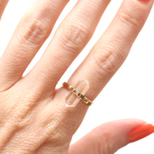 Laden Sie das Bild in den Galerie-Viewer, 14k Crystal Quartz Ring