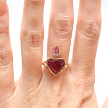Laden Sie das Bild in den Galerie-Viewer, 14k Pink Tourmaline Flaming Heart Ring