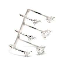 Laden Sie das Bild in den Galerie-Viewer, 18k Jagged Diamond Cuff Ring