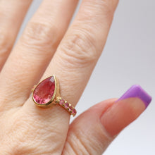 Laden Sie das Bild in den Galerie-Viewer, 14k Multitone Pink Tourmaline Ring