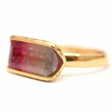 Laden Sie das Bild in den Galerie-Viewer, 14k Tricolor Tourmaline Ring
