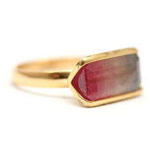 Laden Sie das Bild in den Galerie-Viewer, 14k Tricolor Tourmaline Ring