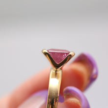 Laden Sie das Bild in den Galerie-Viewer, 14k Tricolor Tourmaline Ring