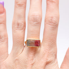 Laden Sie das Bild in den Galerie-Viewer, 14k Tricolor Tourmaline Ring