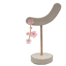 將圖片載入圖庫檢視器 Carved Hanami Earrings