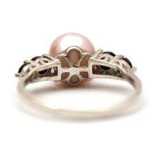 Laden Sie das Bild in den Galerie-Viewer, Sterling Onyx Pearl Skull Ring