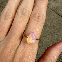 Laden Sie das Bild in den Galerie-Viewer, 14k Pink Opal Ring
