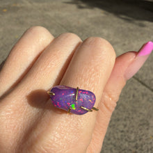 Laden Sie das Bild in den Galerie-Viewer, 14k Freeform Purple Mexican Opal Ring