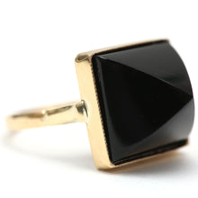 Laden Sie das Bild in den Galerie-Viewer, Large 14k Onyx Sugarloaf Ring