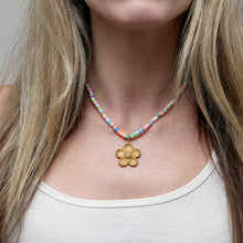 將圖片載入圖庫檢視器 Neon Heishi Diamond Flower Necklace
