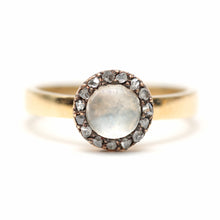 Laden Sie das Bild in den Galerie-Viewer, 14k Moonstone Diamond Ring