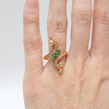 Laden Sie das Bild in den Galerie-Viewer, 18k Rose Cut Diamond and Emerald Victorian Ring