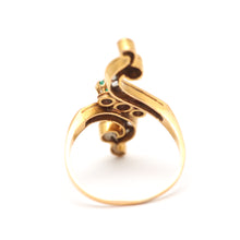 Laden Sie das Bild in den Galerie-Viewer, 18k Rose Cut Diamond and Emerald Victorian Ring