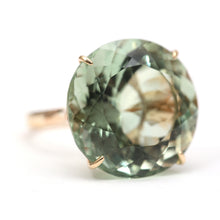 將圖片載入圖庫檢視器 Gigantic 10k Green Amethyst Cocktail Ring