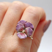 將圖片載入圖庫檢視器 Giant 14k Enamel Pansy Ring