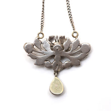 將圖片載入圖庫檢視器 Rose Cut Diamond Floral Necklace