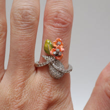 將圖片載入圖庫檢視器 18k Diamond Enamel Flower Ring