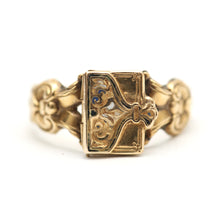 Laden Sie das Bild in den Galerie-Viewer, 10k Victorian Poison Ring
