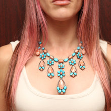 Laden Sie das Bild in den Galerie-Viewer, Turquoise Coral Diamond Festoon Necklace
