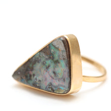 Charger l'image dans la galerie, 14k Chunky Space Boulder Opal Ring
