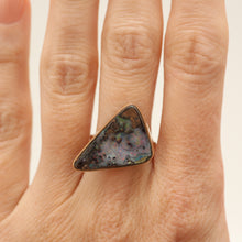 Charger l'image dans la galerie, 14k Chunky Space Boulder Opal Ring

