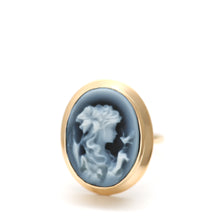 將圖片載入圖庫檢視器 18k Cameo Ring Lady with a Bird
