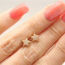 画像をギャラリービューアに読み込む, 14k Pavé Diamond Star Stud Earrings
