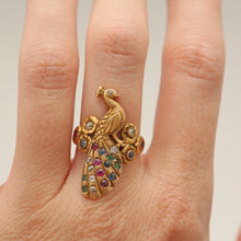 Laden Sie das Bild in den Galerie-Viewer, 14k Multigem Peacock Ring
