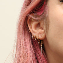 Carica l'immagine nel visualizzatore di Gallery, 14k Diamond Spike Earrings
