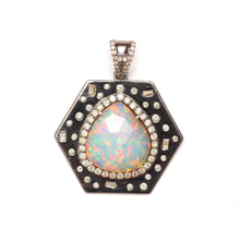 Laden Sie das Bild in den Galerie-Viewer, Diamond Opal Pendant
