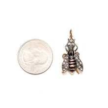 將圖片載入圖庫檢視器 18k Rose Cut Diamond Queen Bee Pendant
