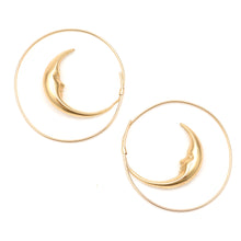 Carica l'immagine nel visualizzatore di Gallery, 14k Crescent Moon Spiral Earrings
