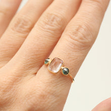 Laden Sie das Bild in den Galerie-Viewer, 14k Morganite Blue Diamond Ring
