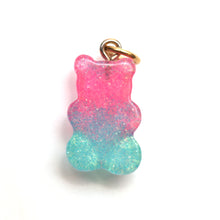 Laden Sie das Bild in den Galerie-Viewer, 14k Glitter Bear Charm BlueRazz

