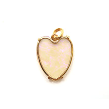 Charger l'image dans la galerie, 14k Crystal Pipe Opal Heart Pendant
