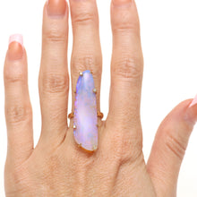 Laden Sie das Bild in den Galerie-Viewer, 14k Diamond Lilac Pipe Opal Ring
