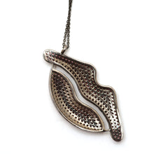 將圖片載入圖庫檢視器 Sterling Ruby Lips Necklace
