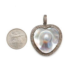 画像をギャラリービューアに読み込む, Diamond Mabé Pearl Heart Pendant
