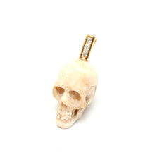 Charger l'image dans la galerie, 14k Diamond Skull Pendant
