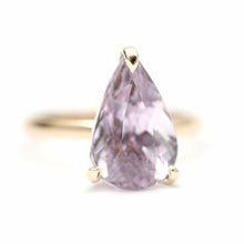 Laden Sie das Bild in den Galerie-Viewer, 14k Pink Kunzite Solitaire Ring
